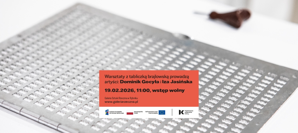 Warsztaty za tabliczką brajlowską prowadzą Dominik Gocyła i Iza Jasińska